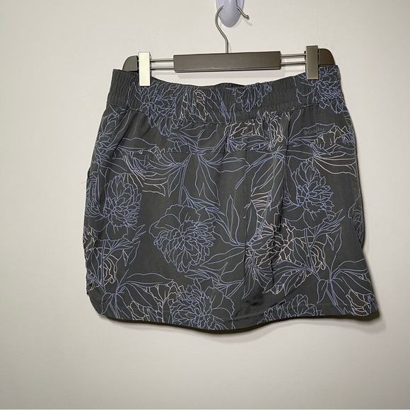 Columbia women grey floral pull on wicking hiking outdoor golf skort in size L - Picture 6 of 8